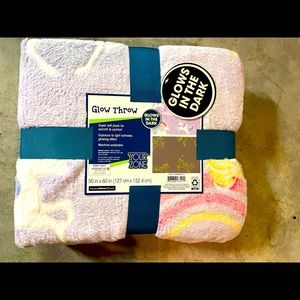 Glow in the dark unicorn blanket